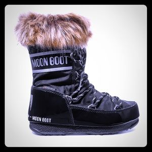 MOON BOOT Black with Faux Fur